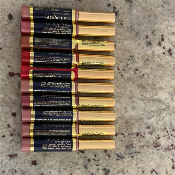 Lipsence - Picture 2 of 2